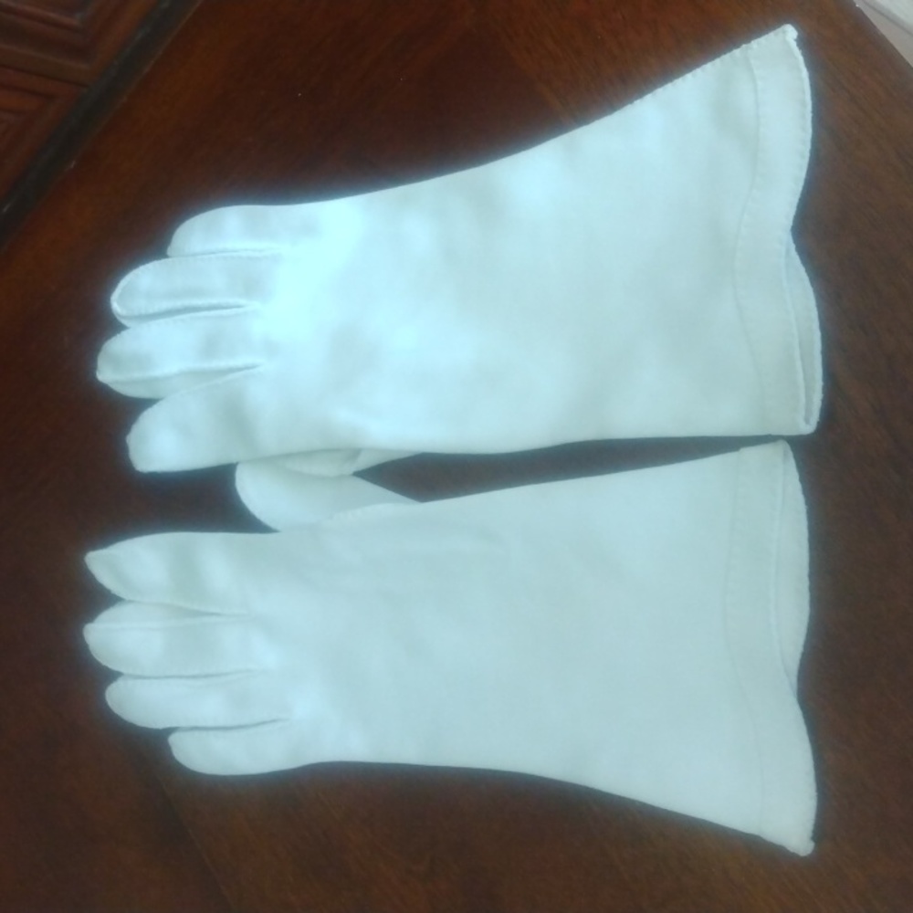 Vintage Superb Ladies Dress Cream color Stretch Gloves